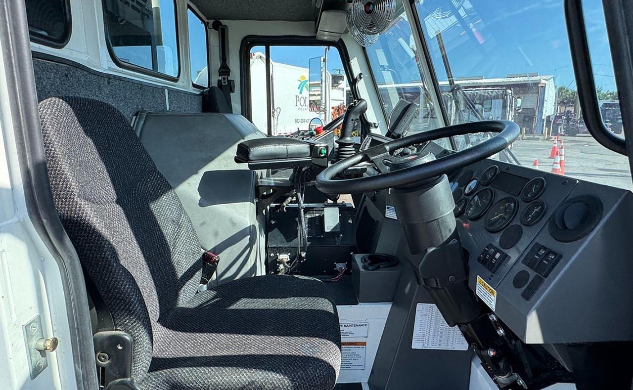 2025 Battle Motors LET 2 31 Yard Pac Tech Side Loader Garbage Truck Tampa FL