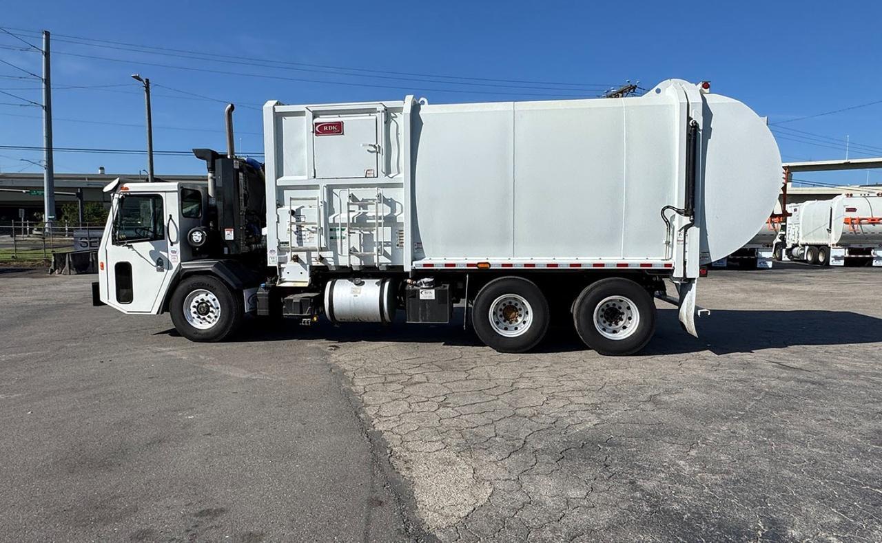 2025 Battle Motors LET 2 31 Yard Pac Tech Side Loader Garbage Truck