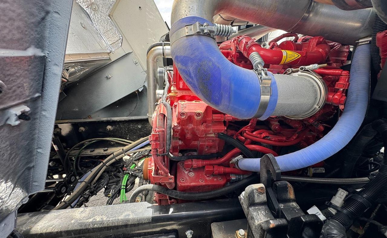 2025 Battle Motors LET 2 31 Yard Pac Tech Side Loader Garbage Truck Tampa FL