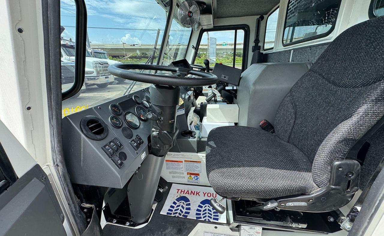 2025 Battle Motors LET 2 31 Yard Pac Tech Side Loader Garbage Truck Tampa FL