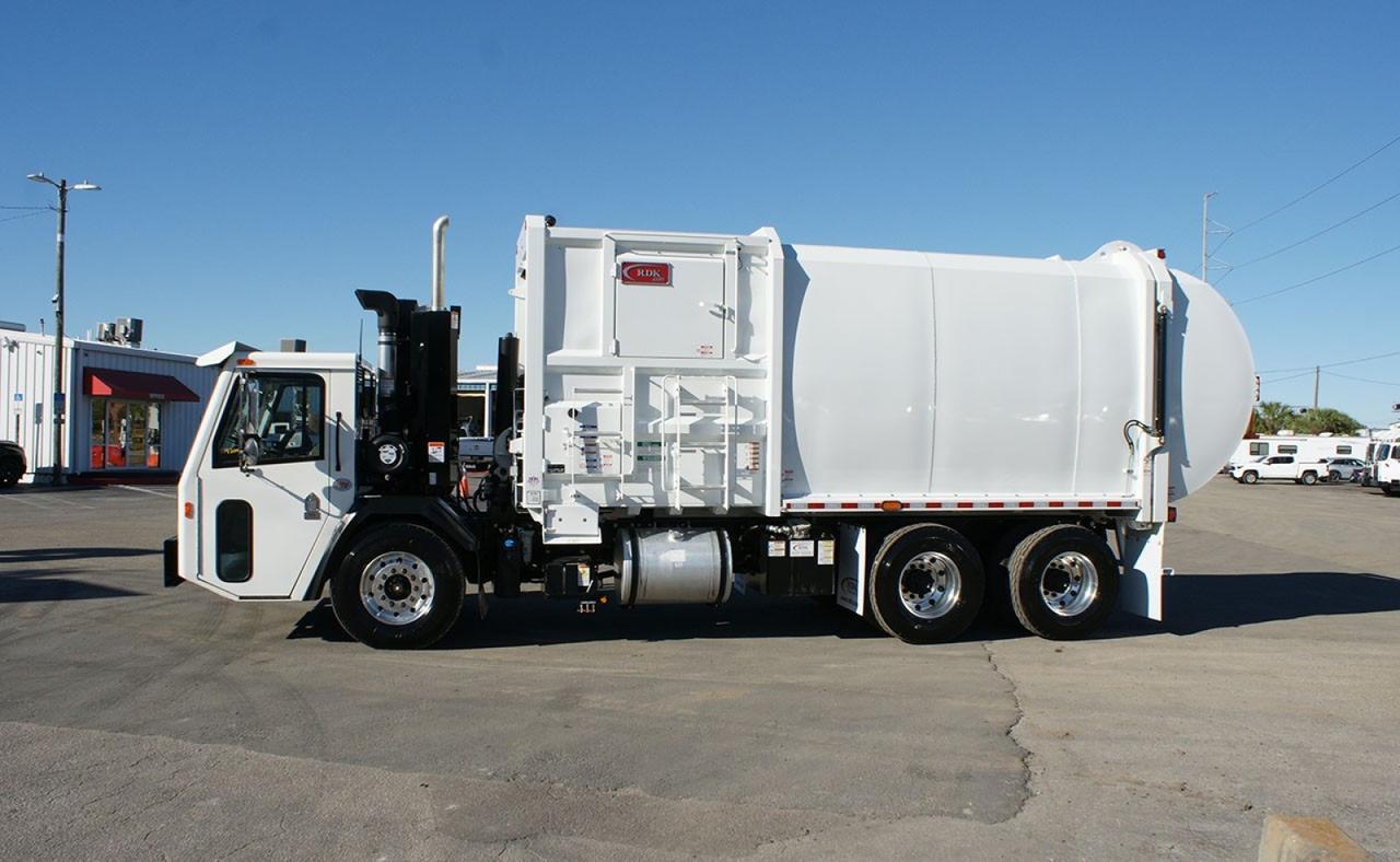 2025 Battle Motors LET 2 31 Yard Pac Tech Side Loader Garbage Truck Tampa FL