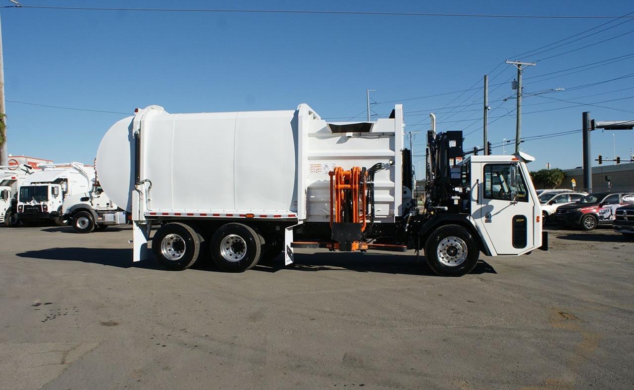 2025 Battle Motors LET 2 31 Yard Pac Tech Side Loader Garbage Truck Tampa FL