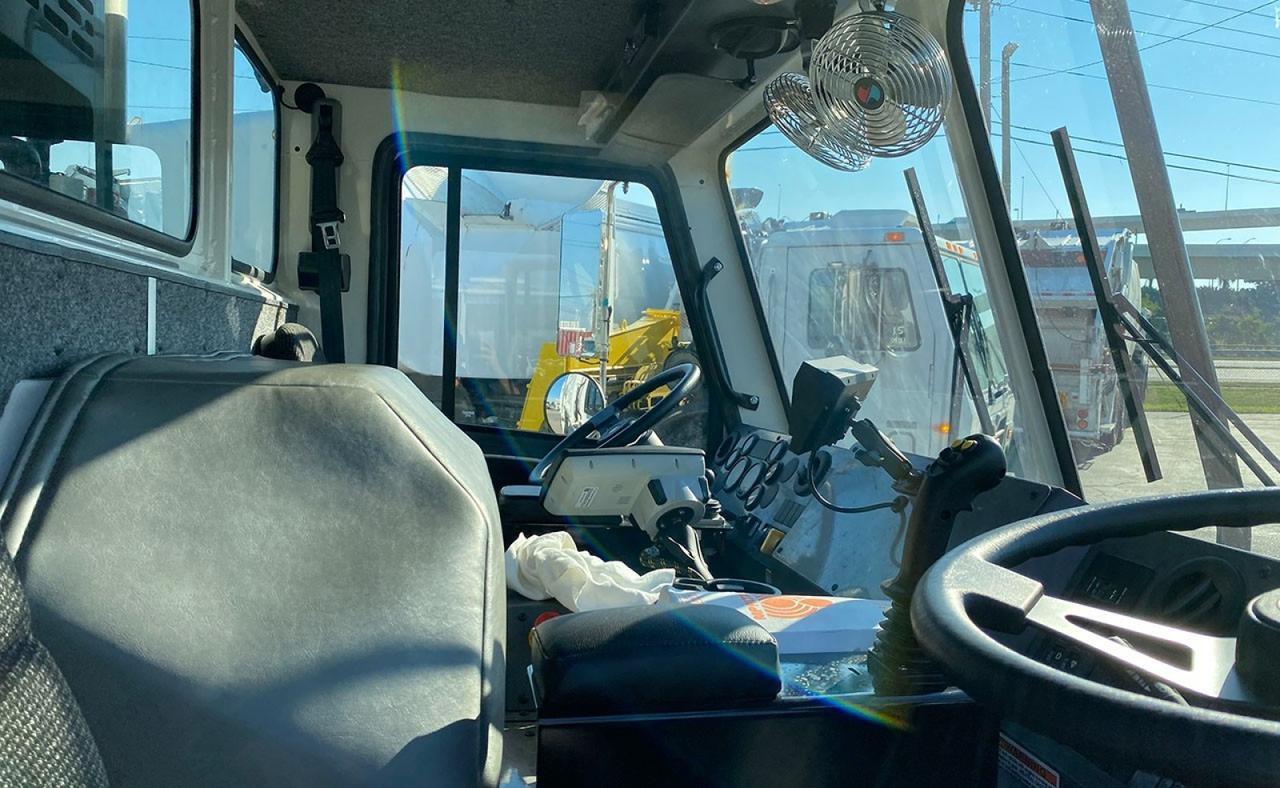 2025 Battle Motors LET 2 40 - 43 Yard Pac Tech Front Loader Garbage Truck Tampa FL