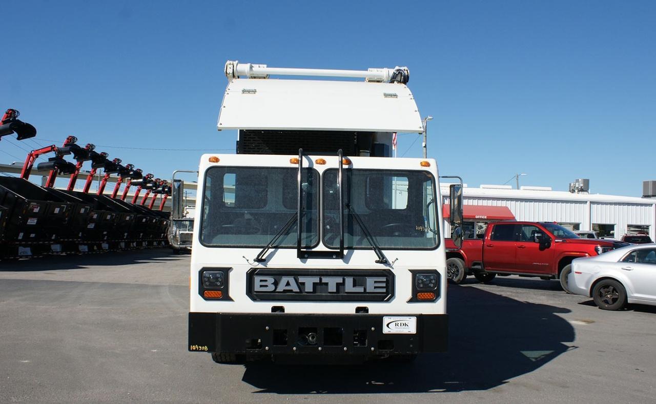 2025 Battle Motors LET 2 40 - 43 Yard Pac Tech Front Loader Garbage Truck