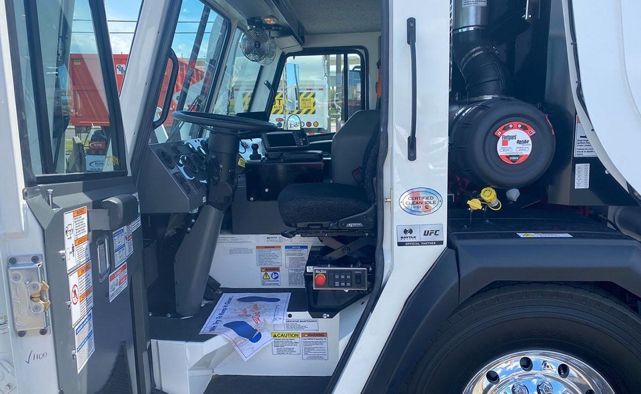 2025 Battle Motors LET 2 40 - 43 Yard Pac Tech Front Loader Garbage Truck Tampa FL