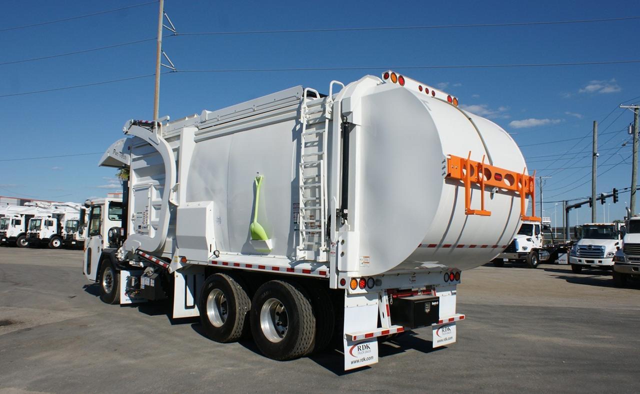 2025 Battle Motors LET2 40 - 43 Yard Pac Tech Ultimate Front Loader Garbage Truck Tampa FL