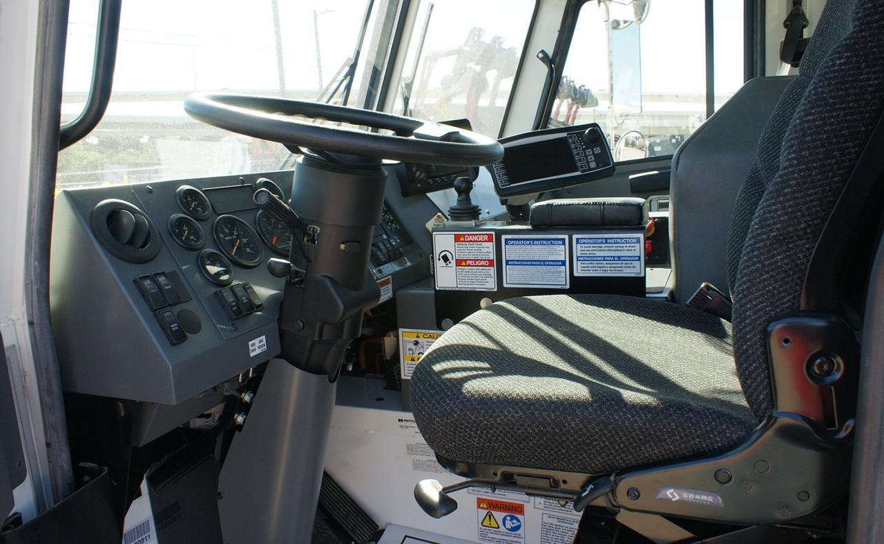 2025 Battle Motors LET2 40 - 43 Yard Pac Tech Ultimate Front Loader Garbage Truck Tampa FL