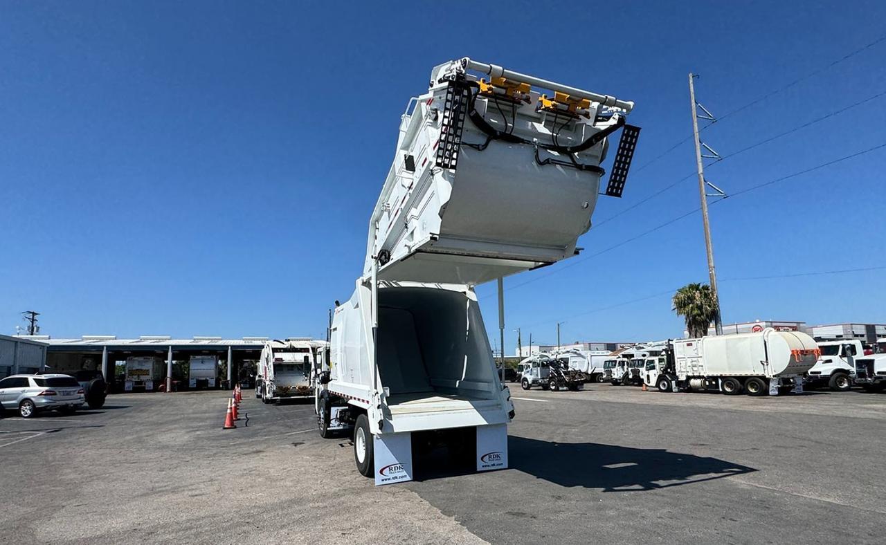2025 Battle Motors STRIKER 20 yard Pac-Mac Rear Loader Garbage Truck Tampa FL