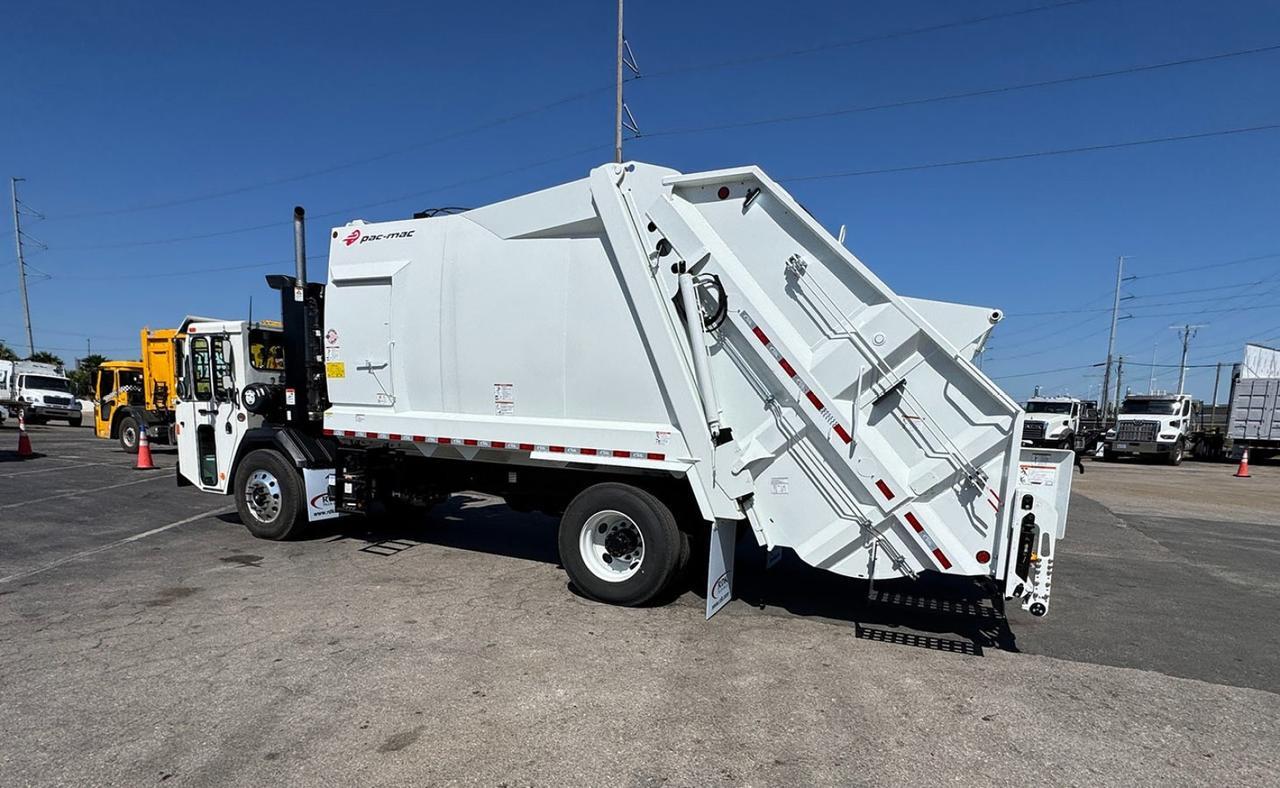 2025 Battle Motors STRIKER 20 yard Pac-Mac Rear Loader Garbage Truck Tampa FL