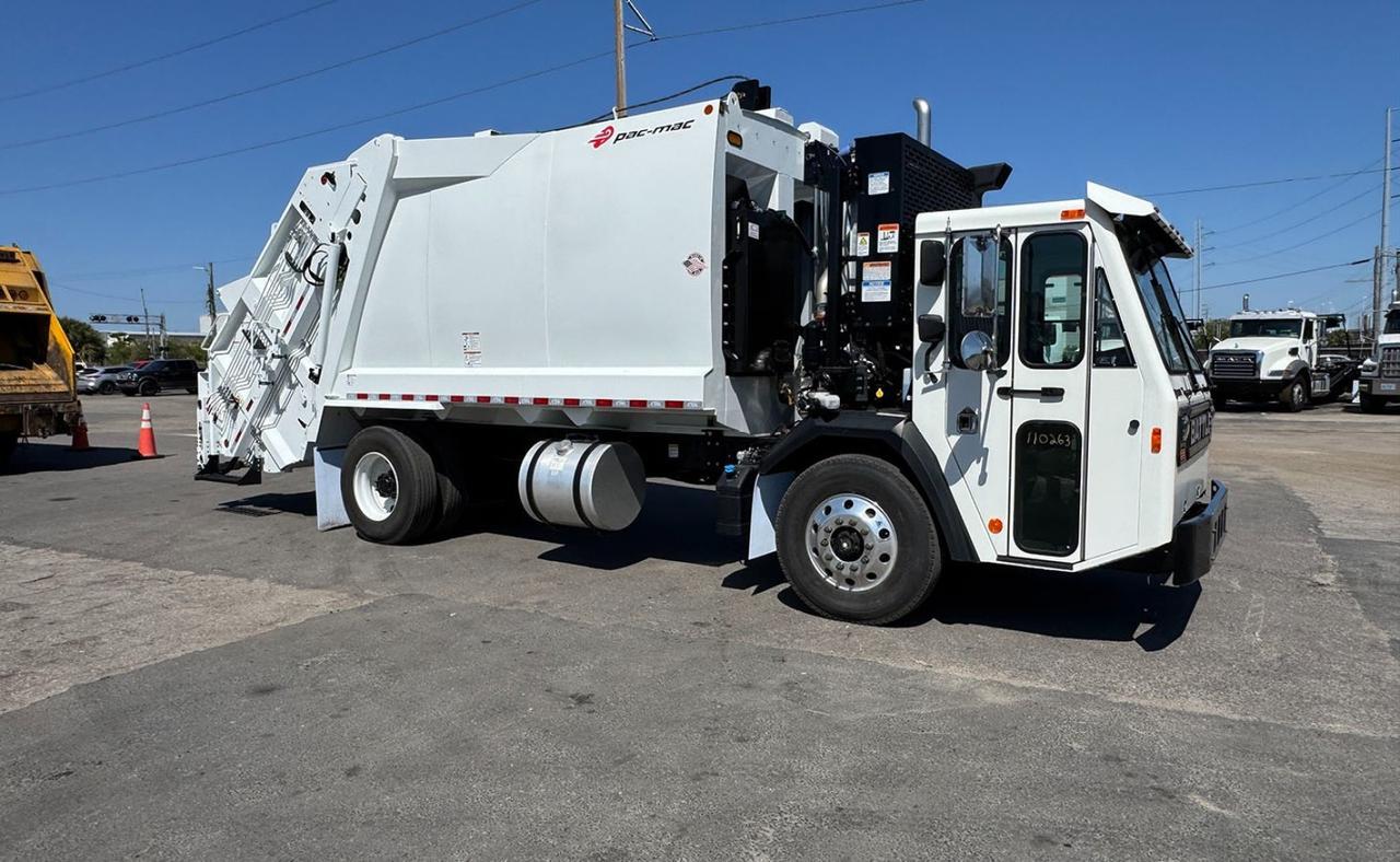 2025 Battle Motors STRIKER 20 yard Pac-Mac Rear Loader Garbage Truck Tampa FL