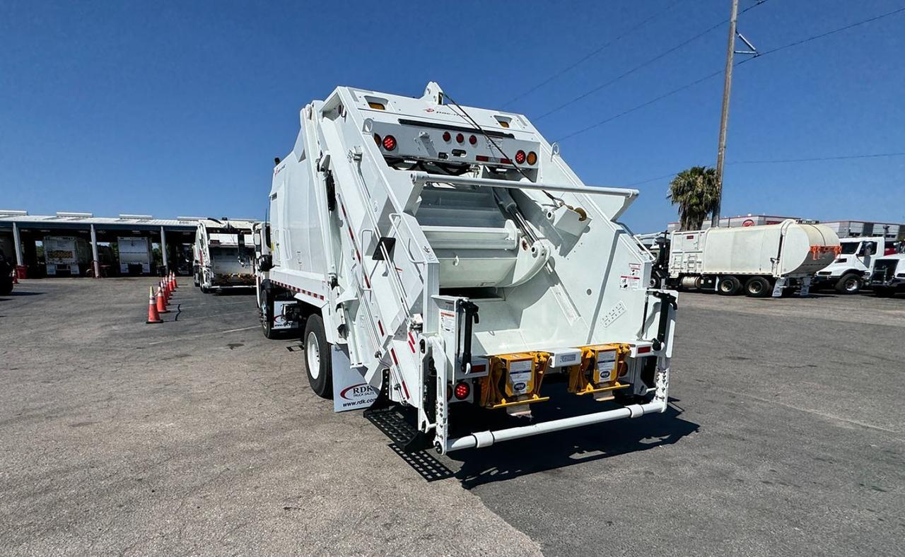 2025 Battle Motors STRIKER 20 yard Pac-Mac Rear Loader Garbage Truck Tampa FL