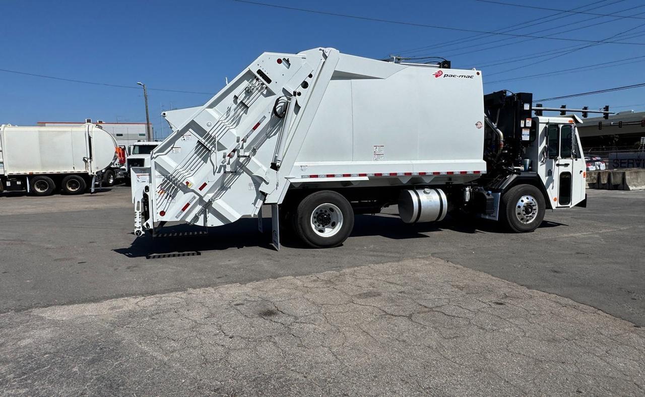 2025 Battle Motors STRIKER 20 yard Pac-Mac Rear Loader Garbage Truck
