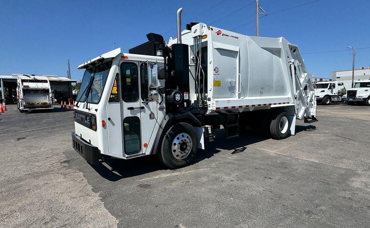 2025 Battle Motors STRIKER 20 yard Pac-Mac Rear Loader Garbage Truck