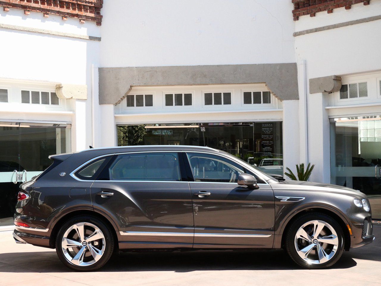 2025 Bentley Bentayga EWB Lawrence KS