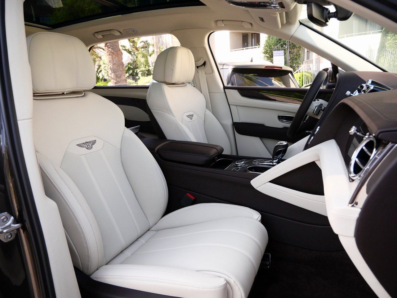 2025 Bentley Bentayga EWB Lawrence KS