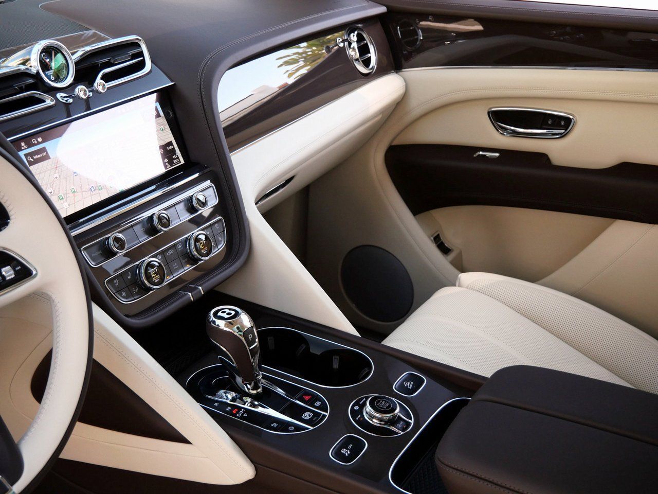 2025 Bentley Bentayga EWB Lawrence KS