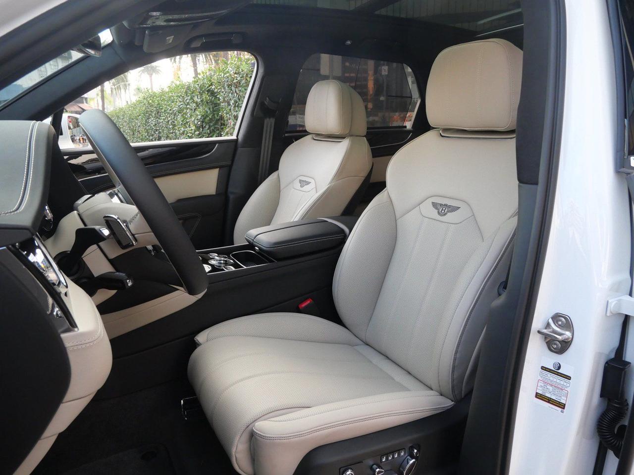 2025 Bentley Bentayga V8 V8 Lawrence KS