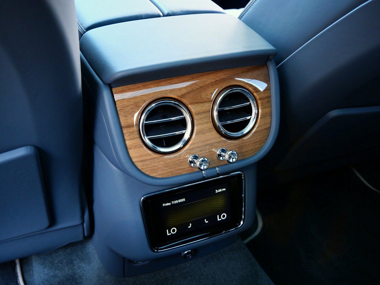 2025 Bentley Bentayga V8 V8 Lawrence KS