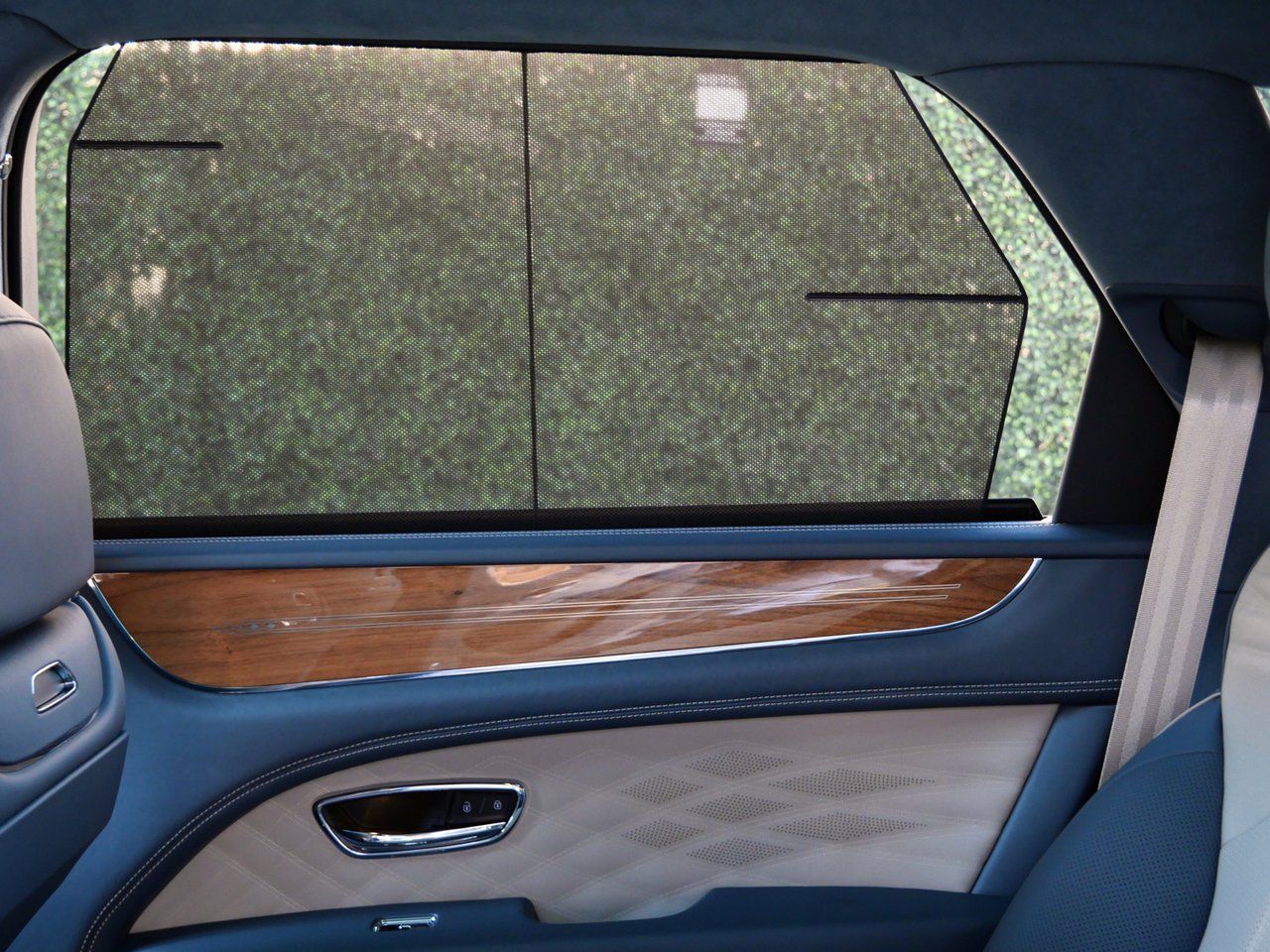 2025 Bentley Bentayga V8 V8 Lawrence KS