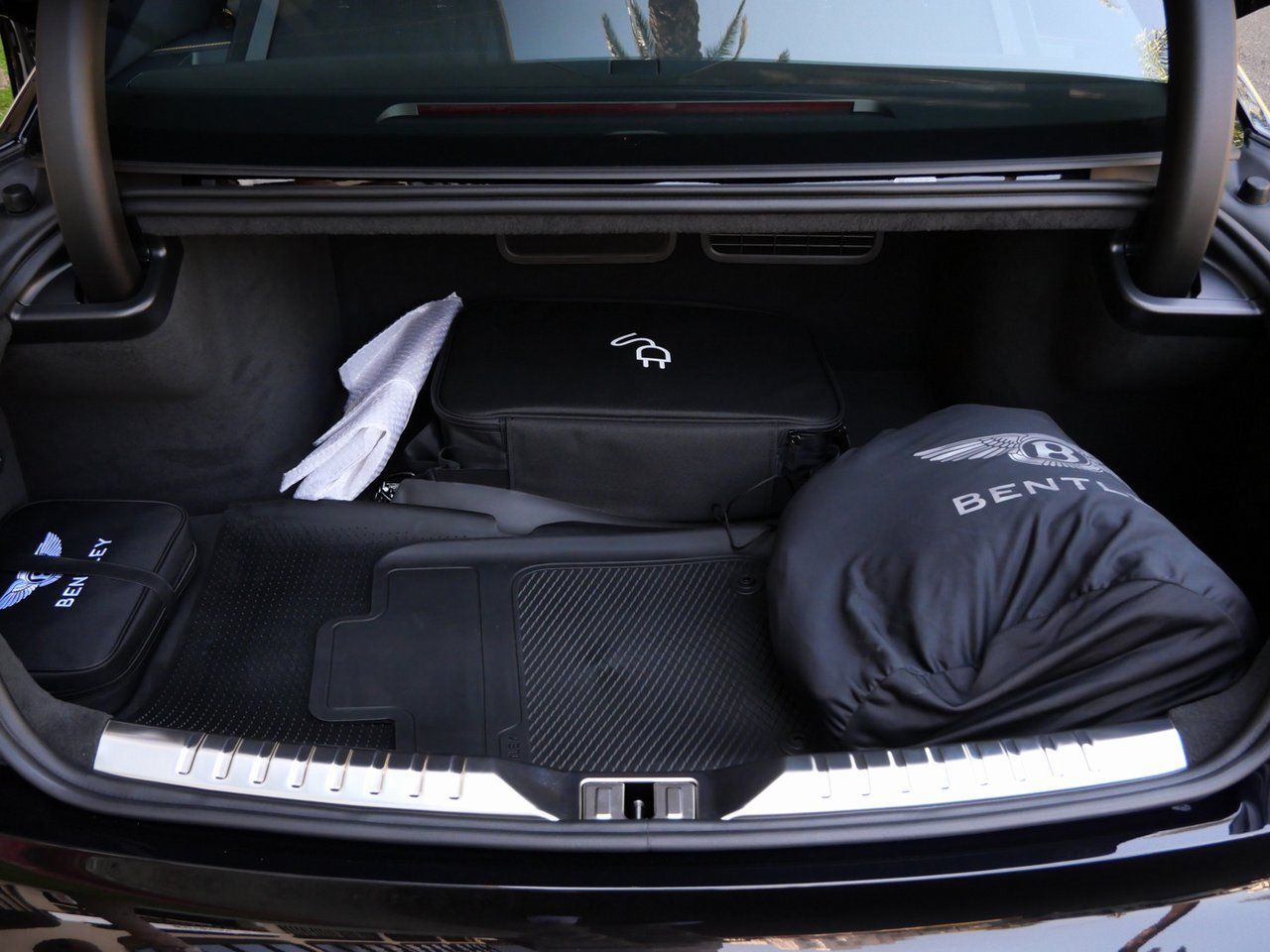 2025 Bentley Flying Spur Black Edition Black Edition Lawrence KS