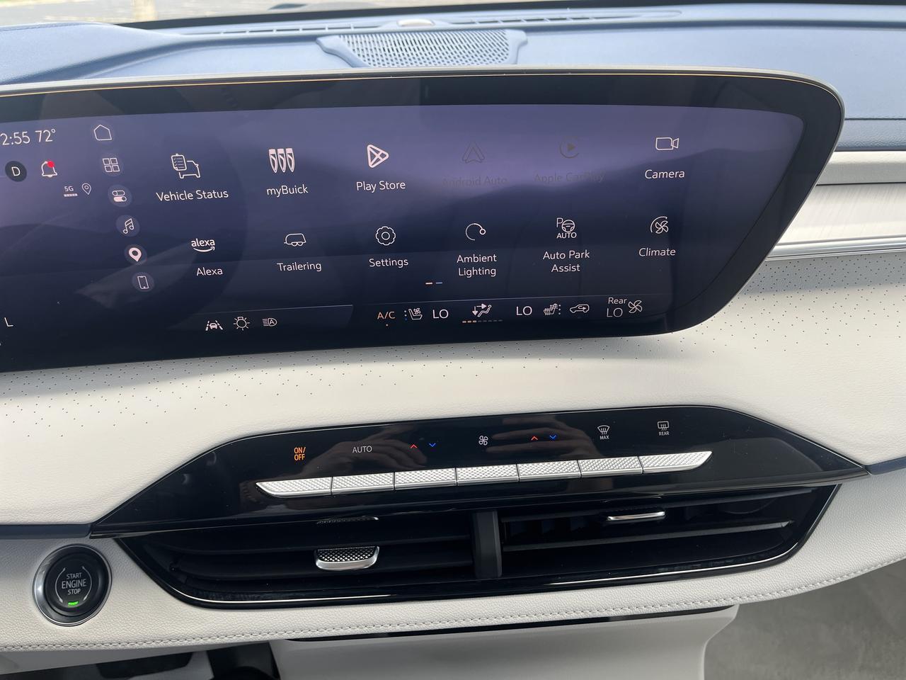 2025 Buick Enclave Avenir AWD SuperCruise TraileringPkgs w/SuperCruise AdptvCrz Sunroof 22s RrCamMrr HD-SrrndVsn Saukville WI