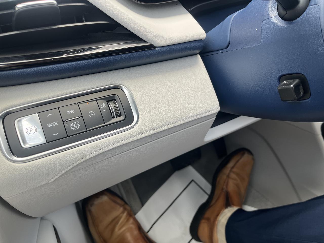 2025 Buick Enclave Avenir AWD SuperCruise TraileringPkgs w/SuperCruise AdptvCrz Sunroof 22s RrCamMrr HD-SrrndVsn Saukville WI