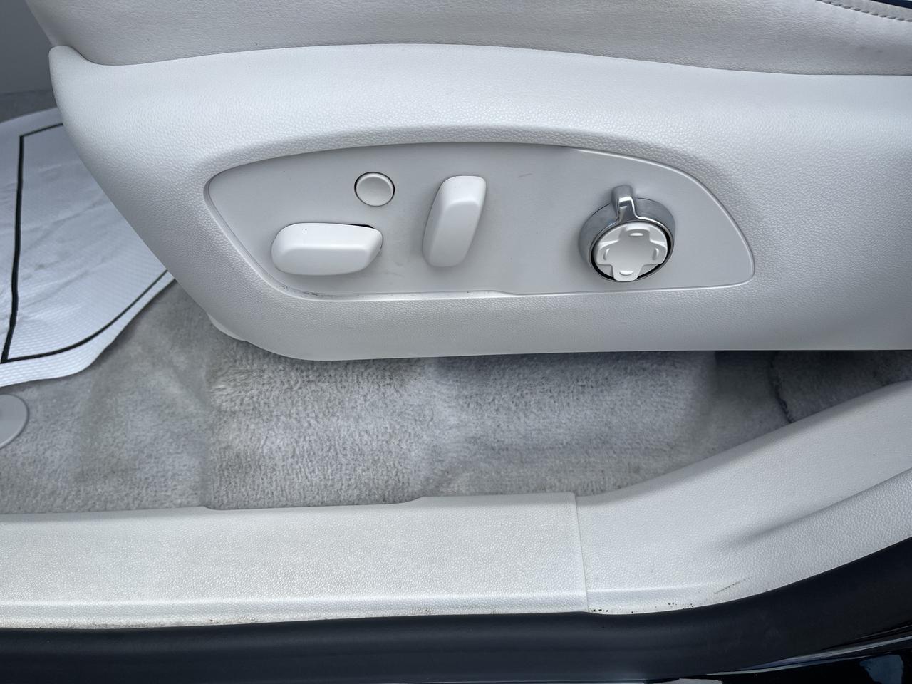 2025 Buick Enclave Avenir AWD SuperCruise TraileringPkgs w/SuperCruise AdptvCrz Sunroof 22s RrCamMrr HD-SrrndVsn Saukville WI