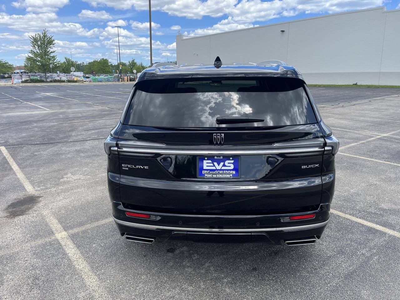 2025 Buick Enclave Avenir AWD SuperCruise TraileringPkgs w/SuperCruise AdptvCrz Sunroof 22s RrCamMrr HD-SrrndVsn Saukville WI