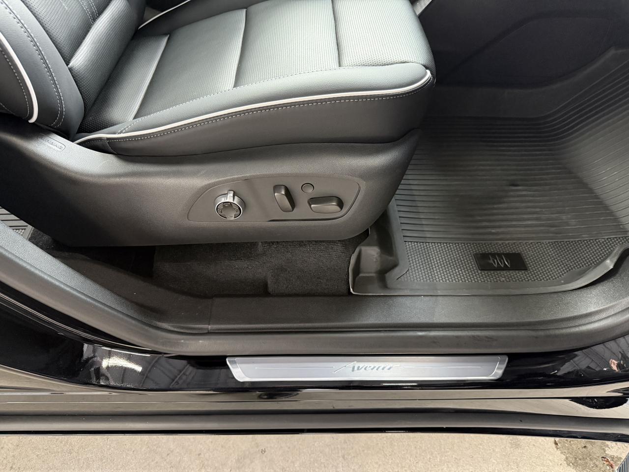 2025 Buick Enclave Avenir Knoxville TN