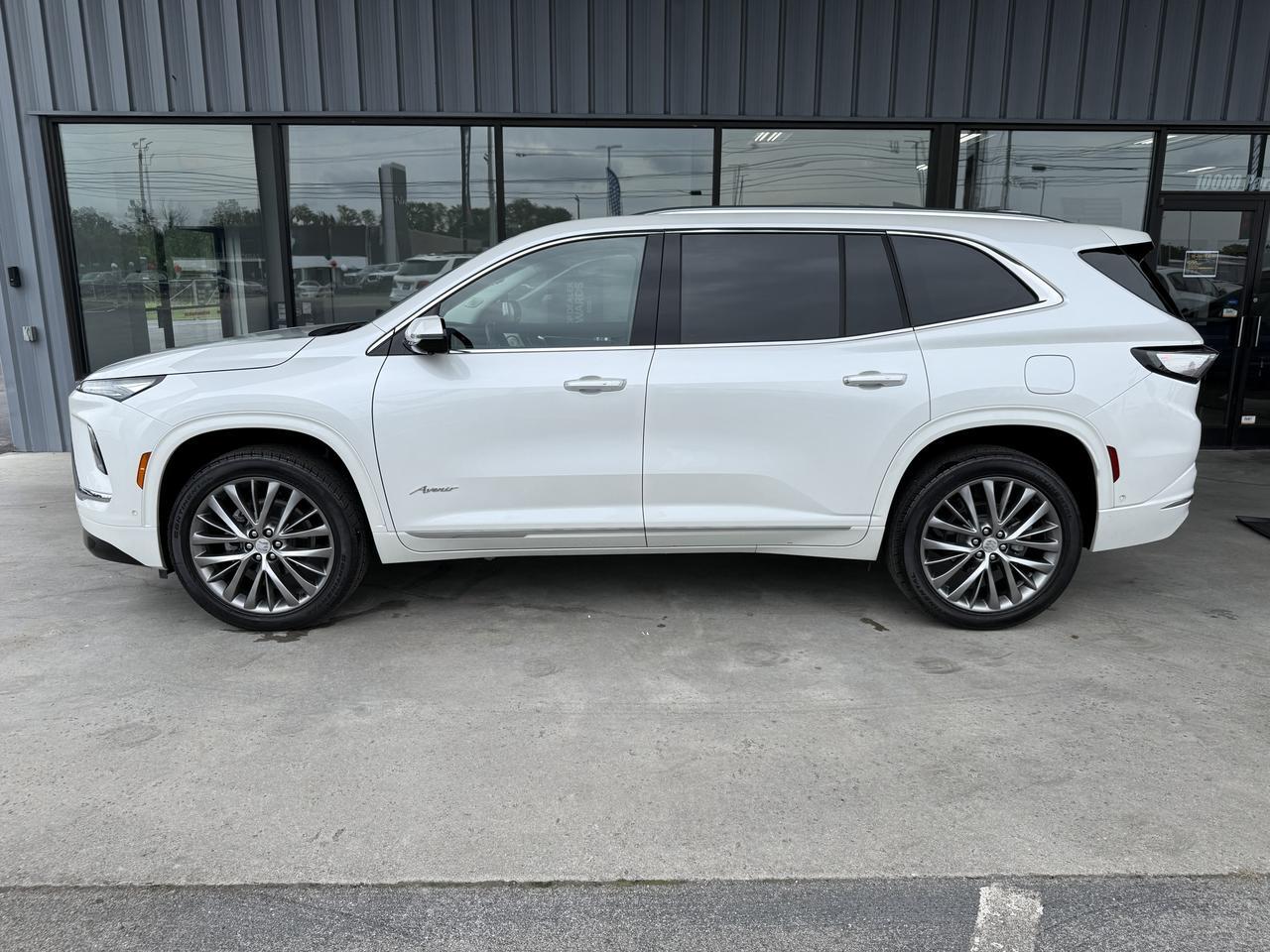 2025 Buick Enclave Avenir Knoxville TN