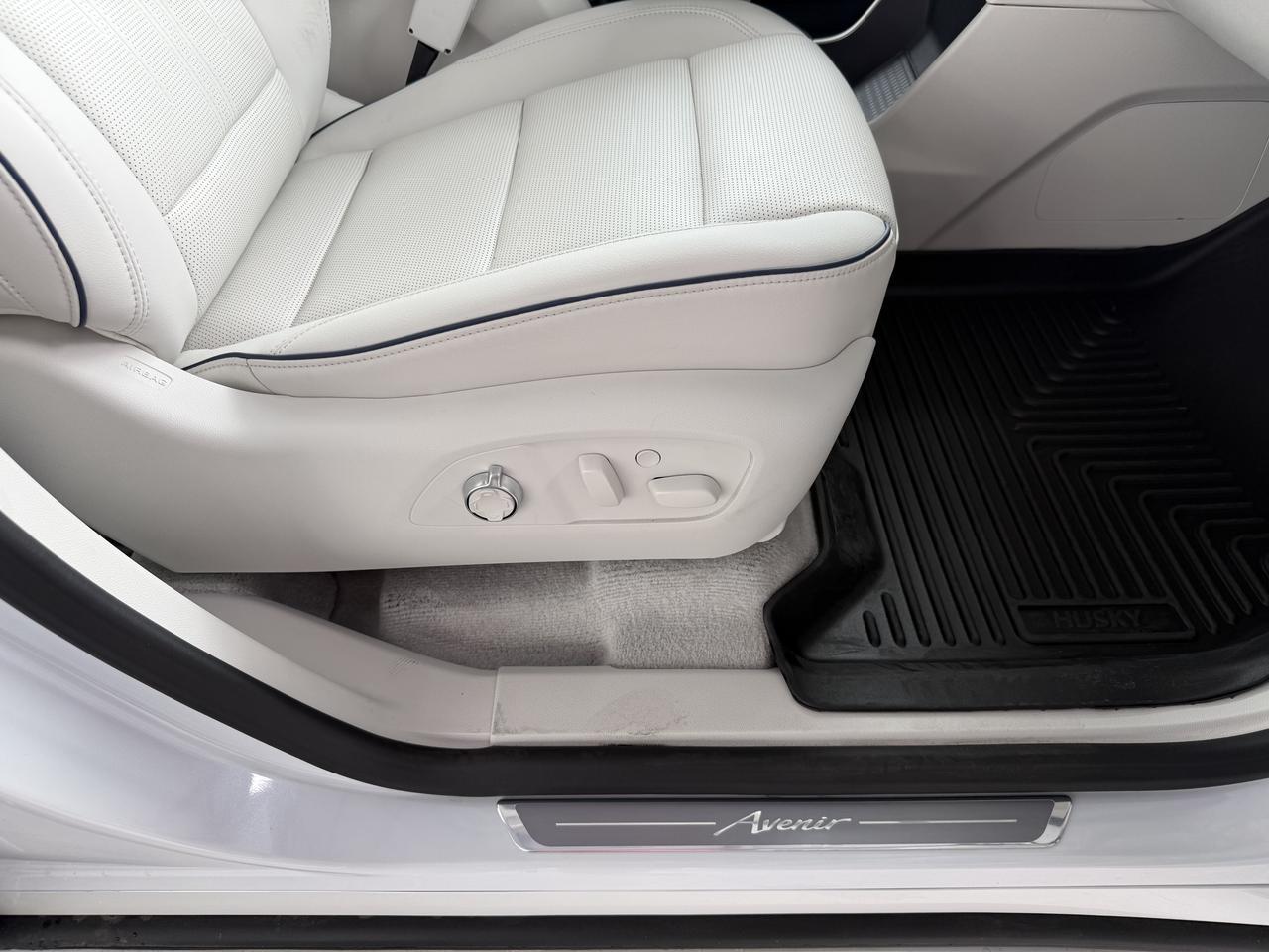 2025 Buick Enclave Avenir Knoxville TN