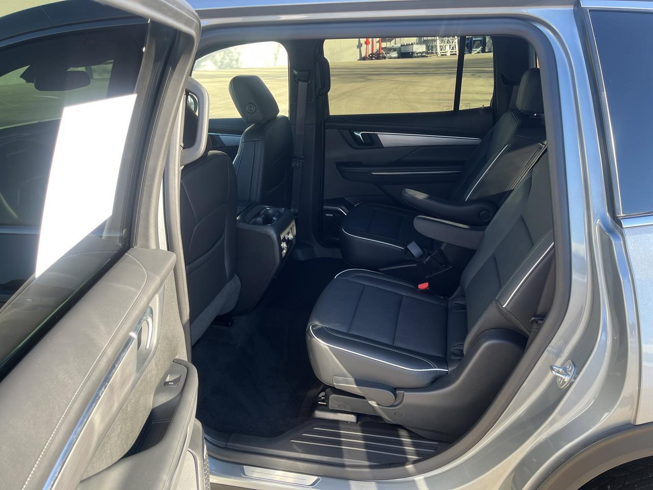 2025 Buick Enclave Preferred AWD w/Heated Seats HtdSteeringWheel Bose 20s HD-SurroundVision Saukville WI