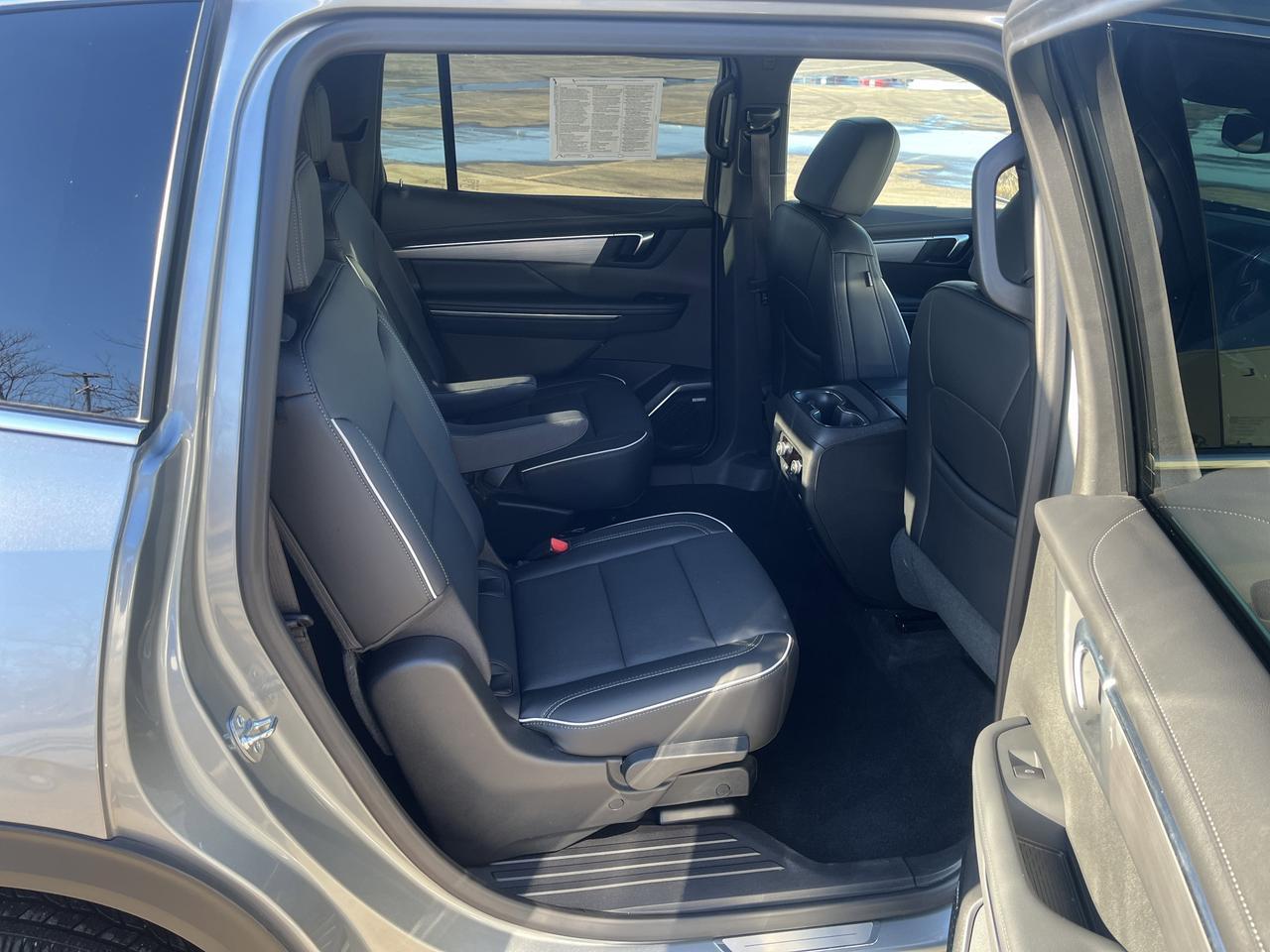 2025 Buick Enclave Preferred AWD w/Heated Seats HtdSteeringWheel Bose 20s HD-SurroundVision Saukville WI