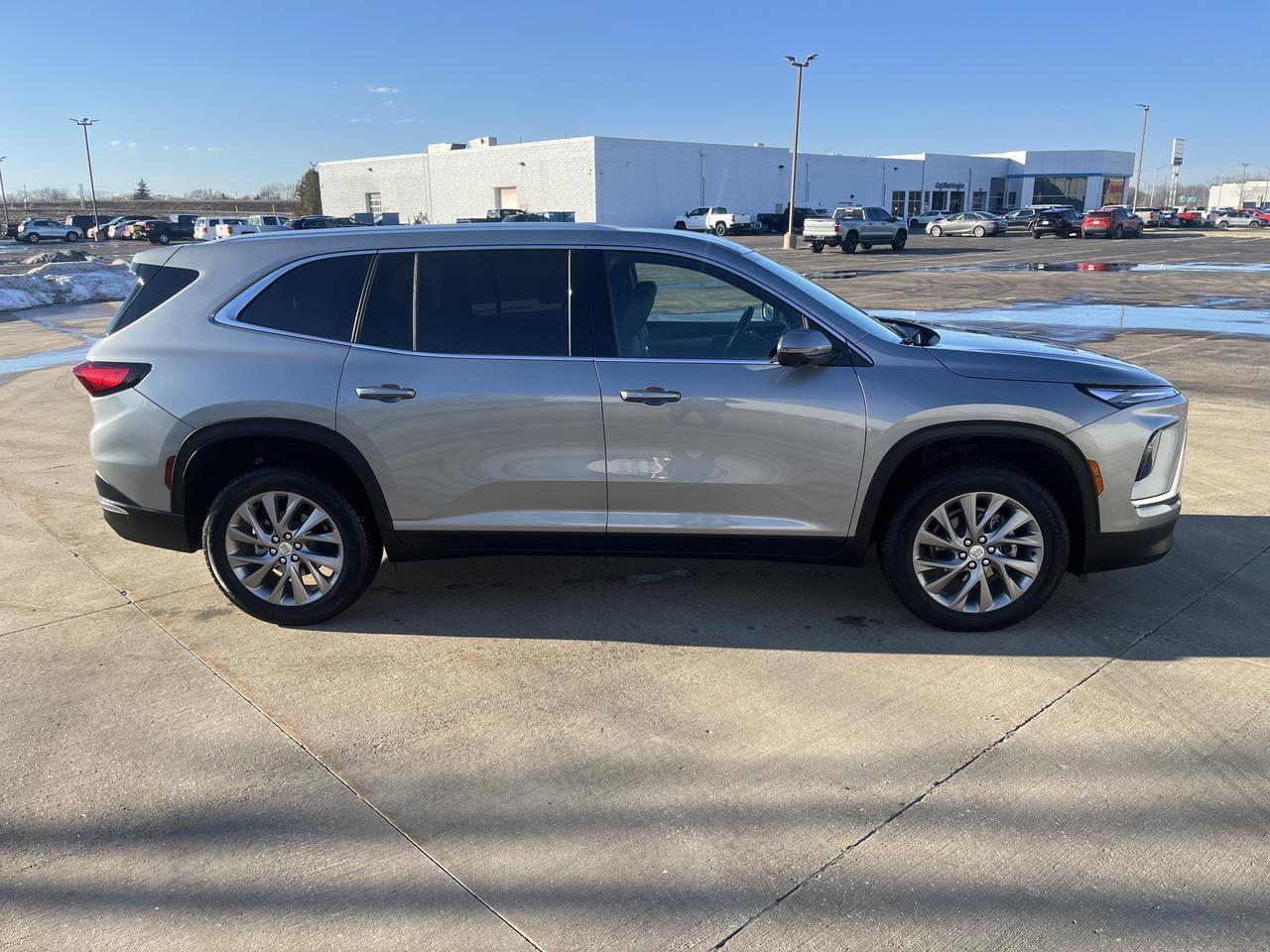 2025 Buick Enclave Preferred AWD w/Heated Seats HtdSteeringWheel Bose 20s HD-SurroundVision Saukville WI