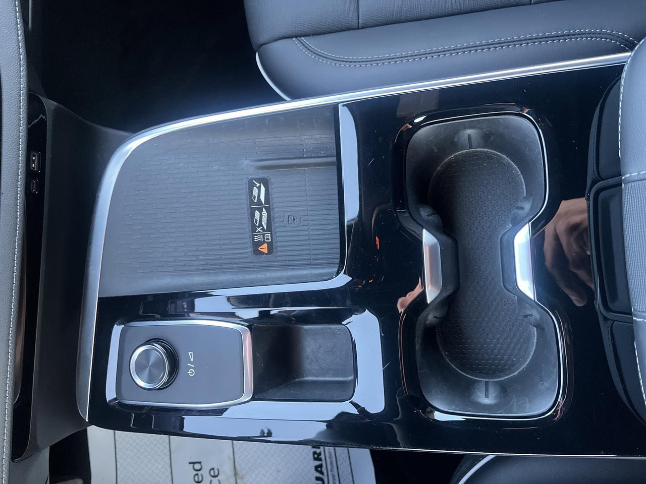 2025 Buick Enclave Preferred FWD w/Heated Seats HtdSteeringWheel Bose 20s HD-SurroundVision Saukville WI