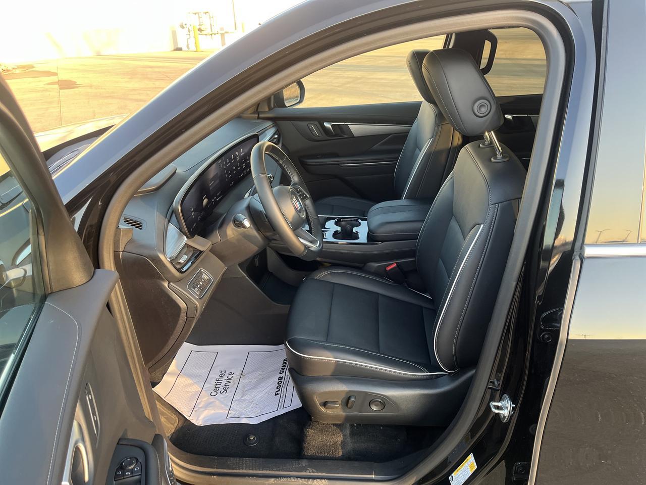 2025 Buick Enclave Preferred FWD w/Heated Seats HtdSteeringWheel Bose 20s HD-SurroundVision Saukville WI