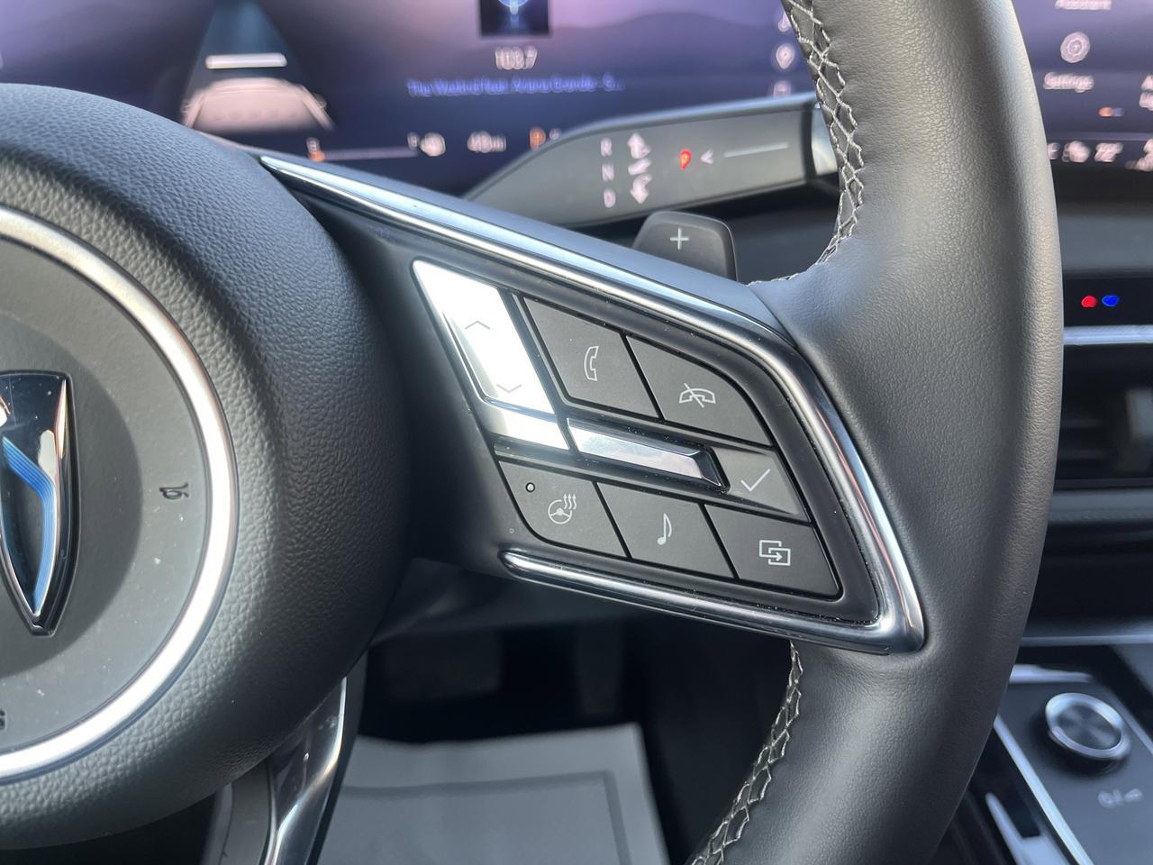 2025 Buick Enclave Preferred FWD w/Heated Seats HtdSteeringWheel Bose 20s HD-SurroundVision Saukville WI