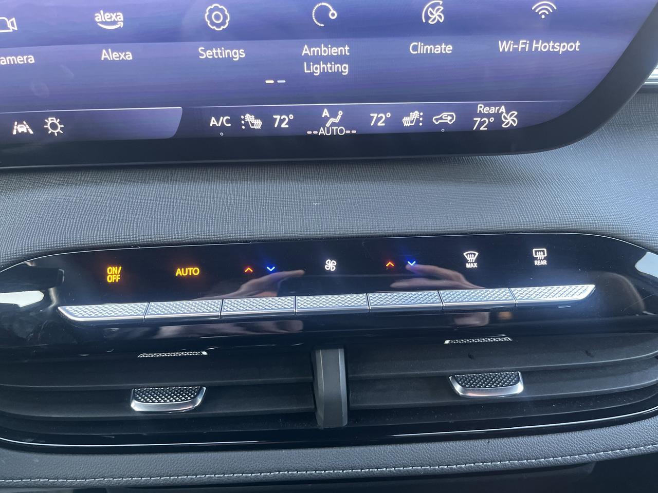 2025 Buick Enclave Preferred FWD w/Heated Seats HtdSteeringWheel Bose 20s HD-SurroundVision Saukville WI