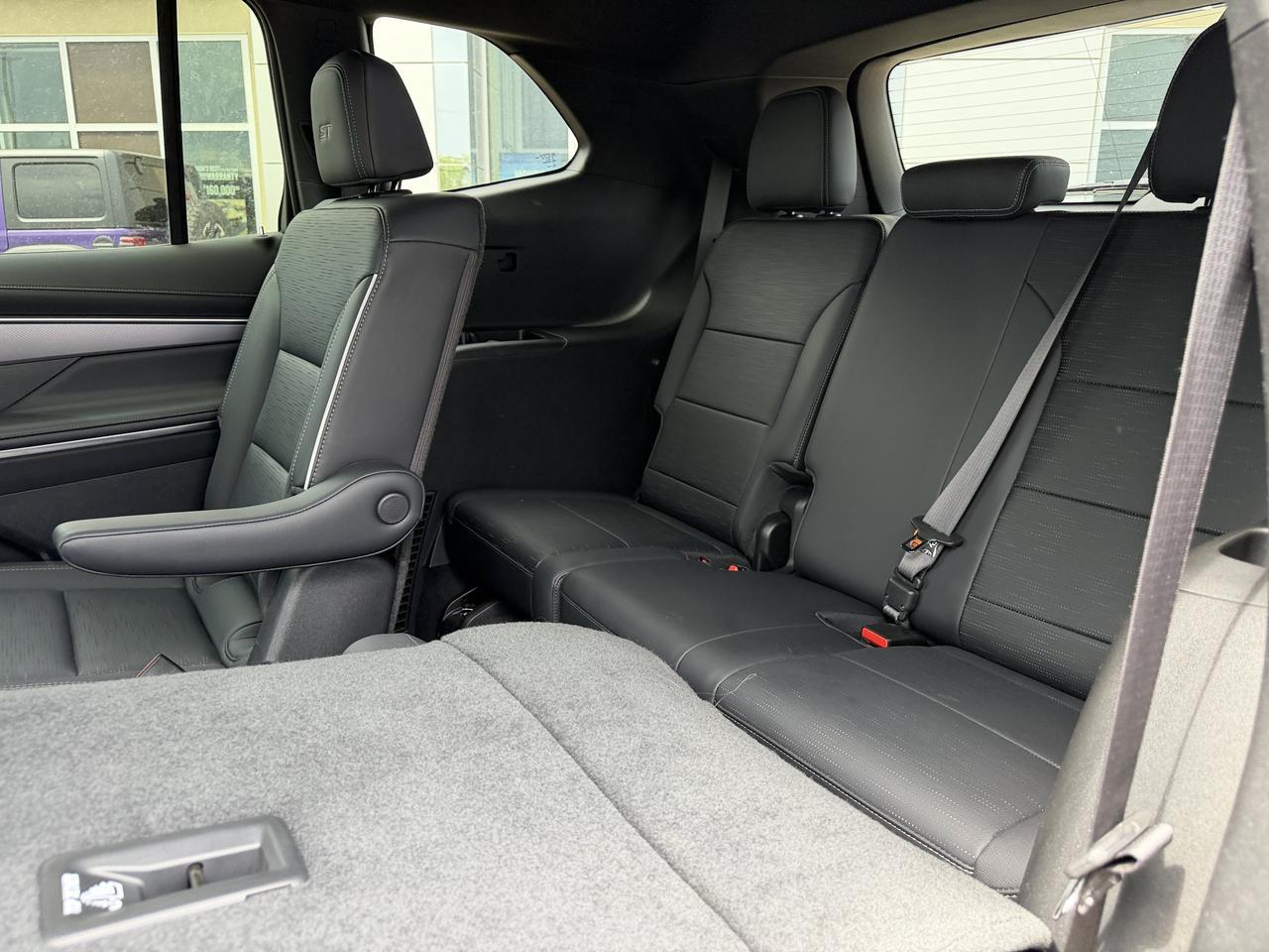 2025 Buick Enclave Sport Touring AWD | Low KMs | 8 Speed Automatic | Power Liftgate | 20IN Alloy Wheels Redwater AB