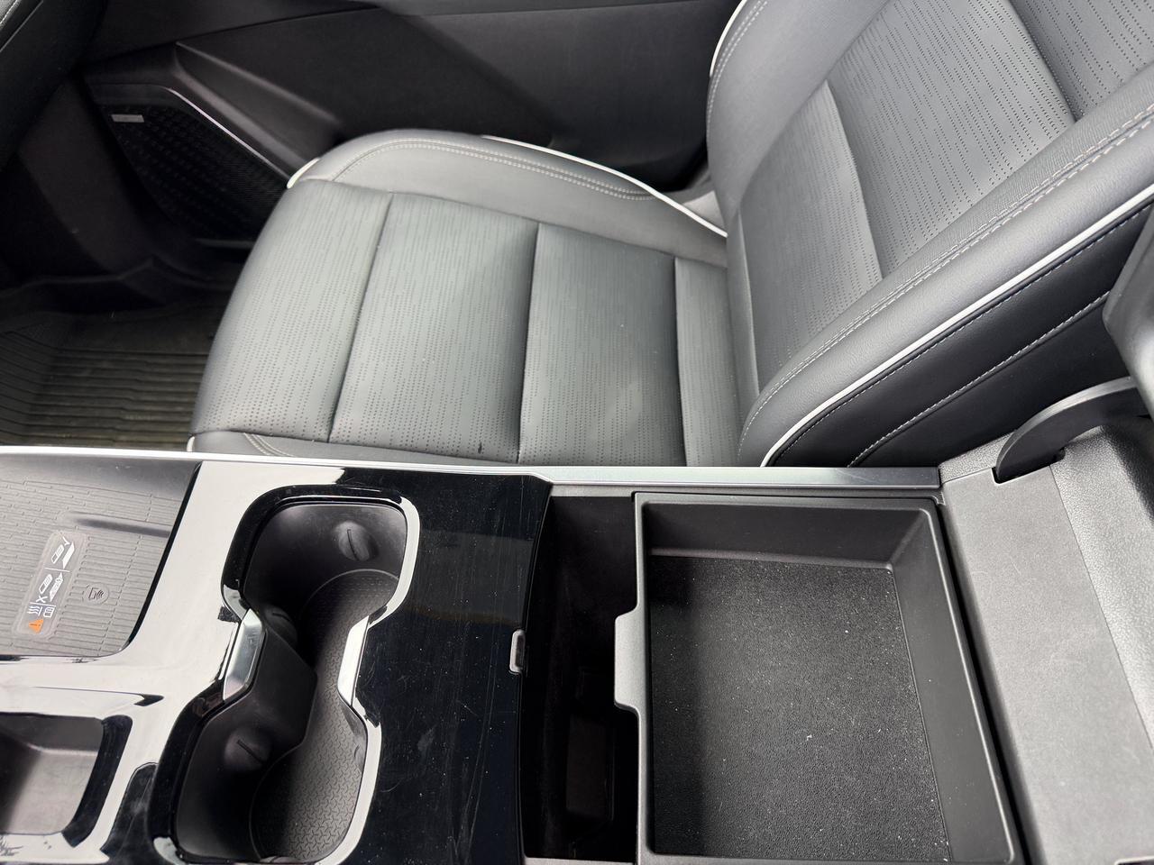 2025 Buick Enclave Sport Touring AWD | Low KMs | 8 Speed Automatic | Power Liftgate | 20IN Alloy Wheels Redwater AB
