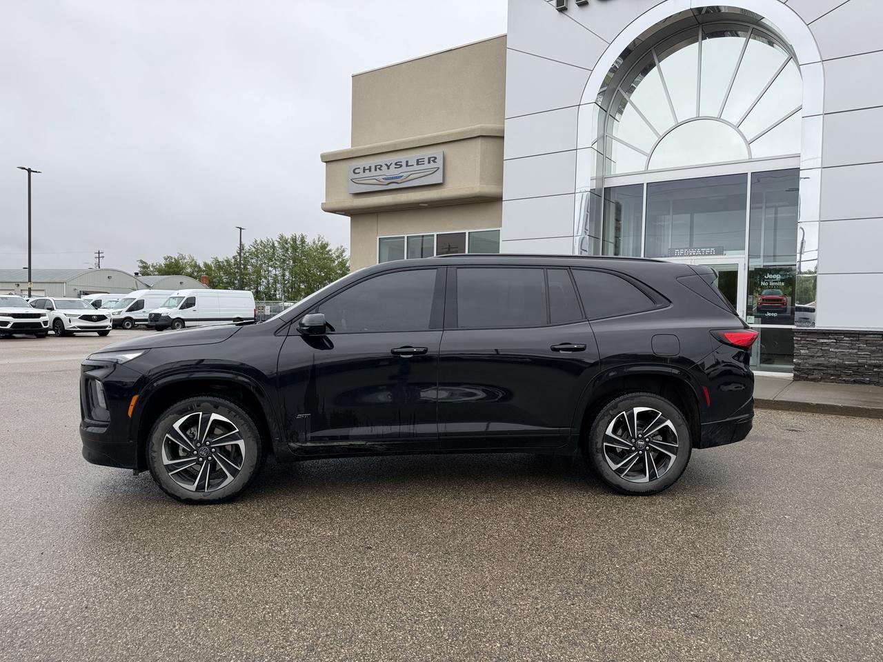 2025 Buick Enclave Sport Touring AWD | Low KMs | 8 Speed Automatic | Power Liftgate | 20IN Alloy Wheels Redwater AB