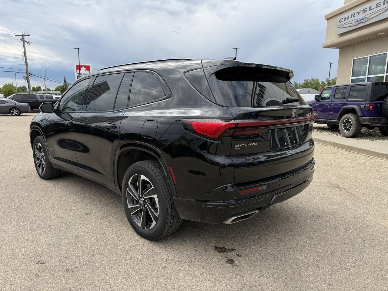 2025 Buick Enclave Sport Touring AWD | Low KMs | 8 Speed Automatic | Power Liftgate | 20IN Alloy Wheels Redwater AB
