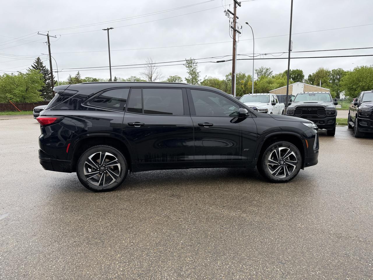 2025 Buick Enclave Sport Touring AWD | Low KMs | 8 Speed Automatic | Power Liftgate | 20IN Alloy Wheels Redwater AB