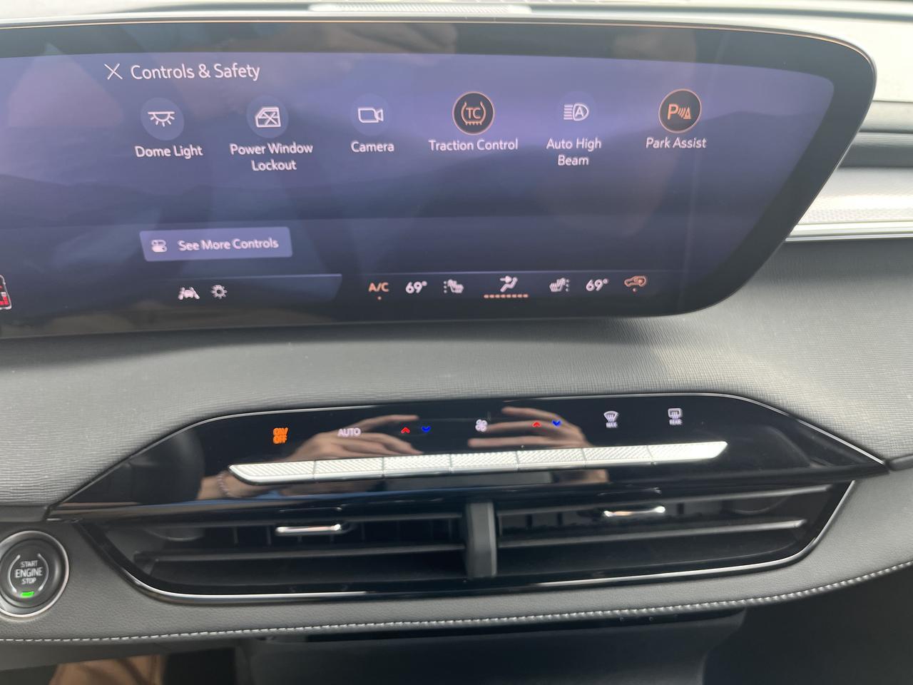 2025 Buick Enclave Sport Touring AWD Power TraileringPkgs w/Sunroof HtdMemorySeats HtdSteeringWheel HD-SrrndVsn Saukville WI