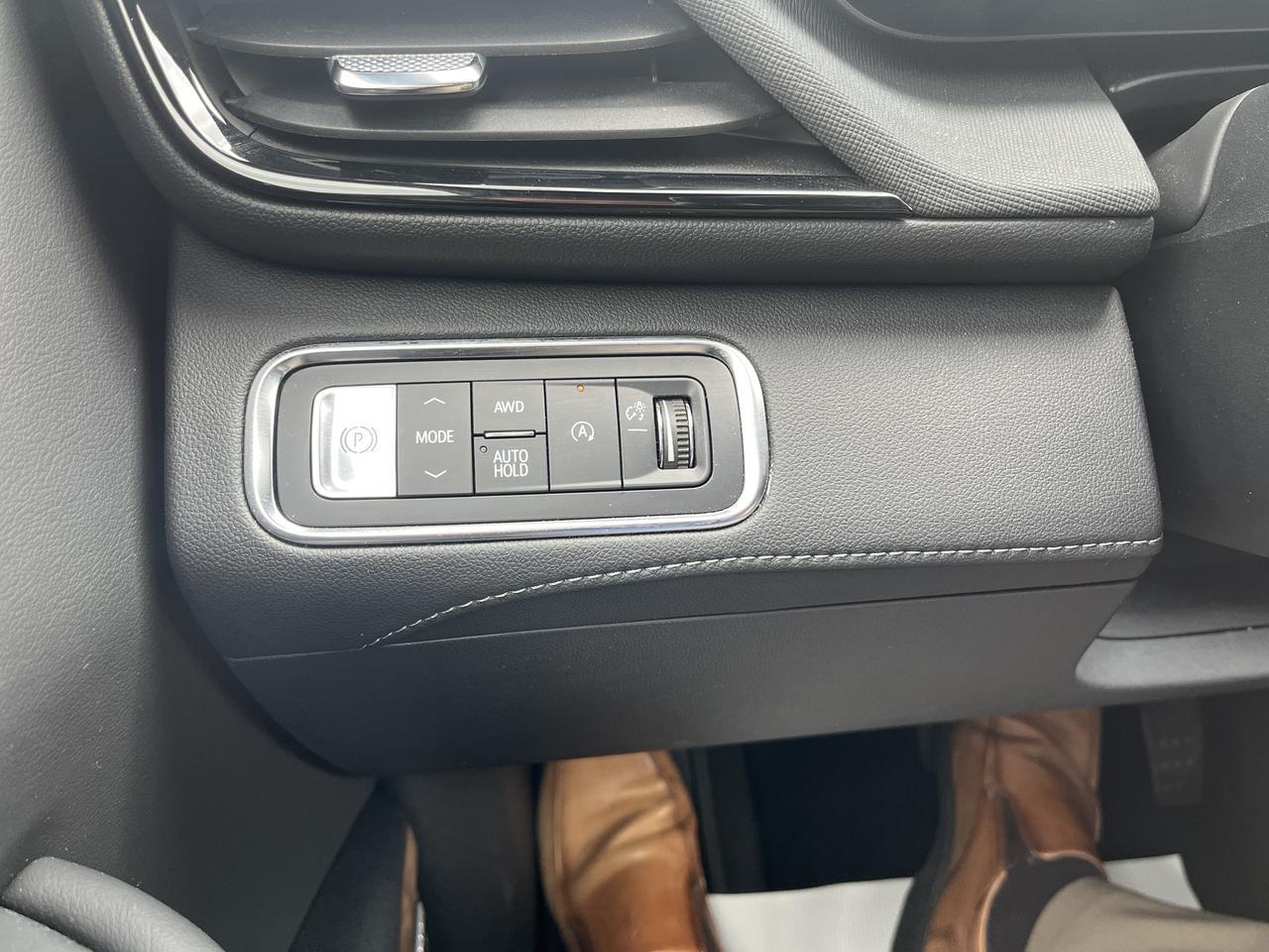2025 Buick Enclave Sport Touring AWD Power TraileringPkgs w/Sunroof HtdMemorySeats HtdSteeringWheel HD-SrrndVsn Saukville WI