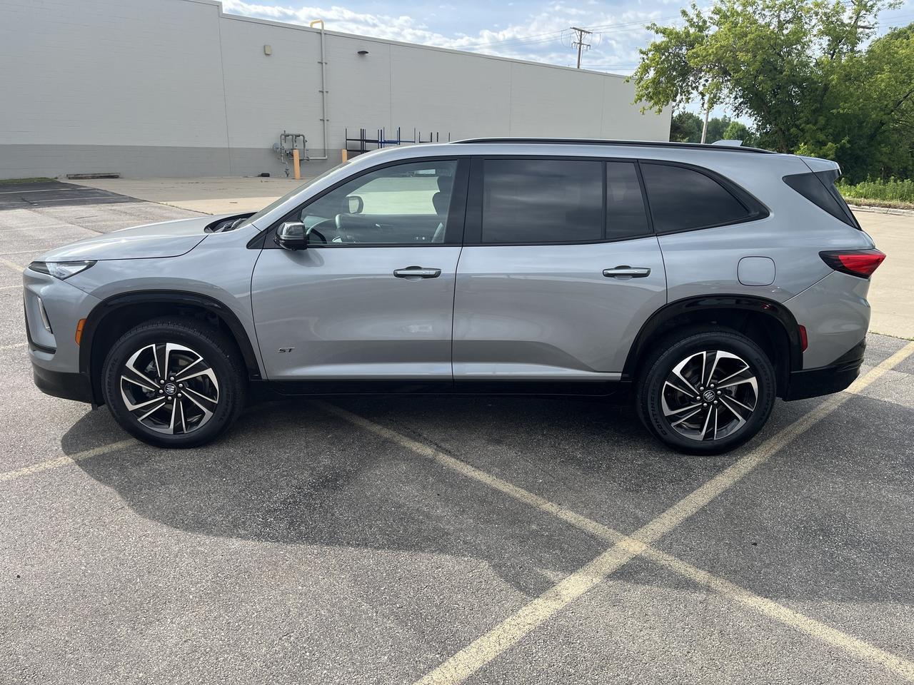 2025 Buick Enclave Sport Touring AWD Power TraileringPkgs w/Sunroof HtdMemorySeats HtdSteeringWheel HD-SrrndVsn