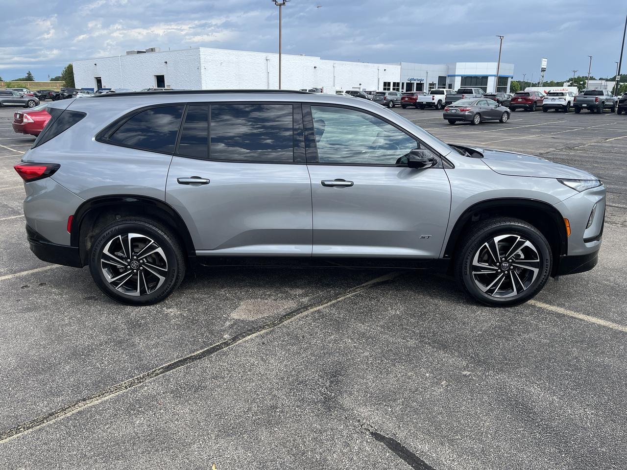 2025 Buick Enclave Sport Touring AWD Power TraileringPkgs w/Sunroof HtdMemorySeats HtdSteeringWheel HD-SrrndVsn Saukville WI