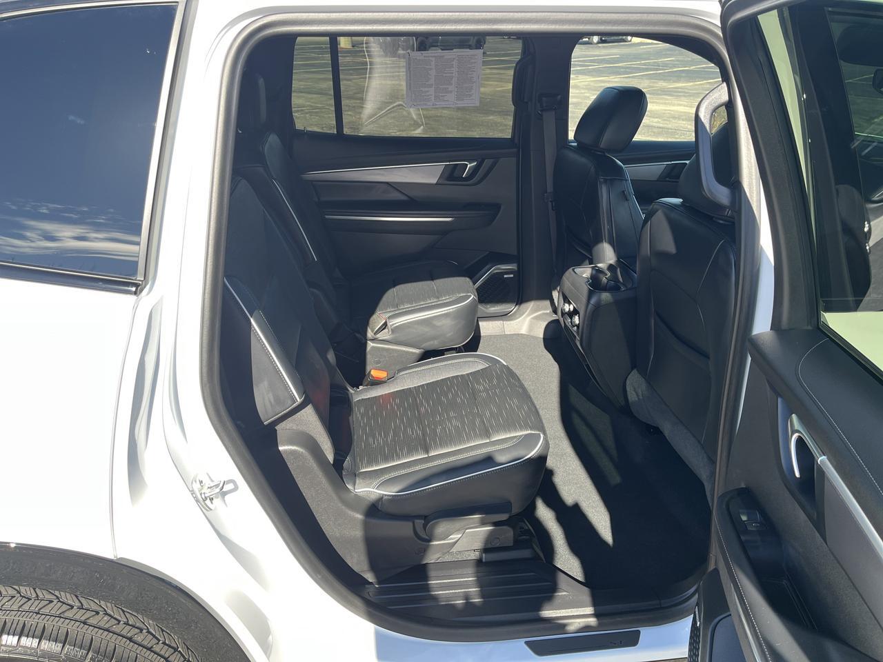 2025 Buick Enclave Sport Touring AWD w/AdptvCrz HeatedLeather HtdSteeringWheel 20s HD-SurroundVision Saukville WI