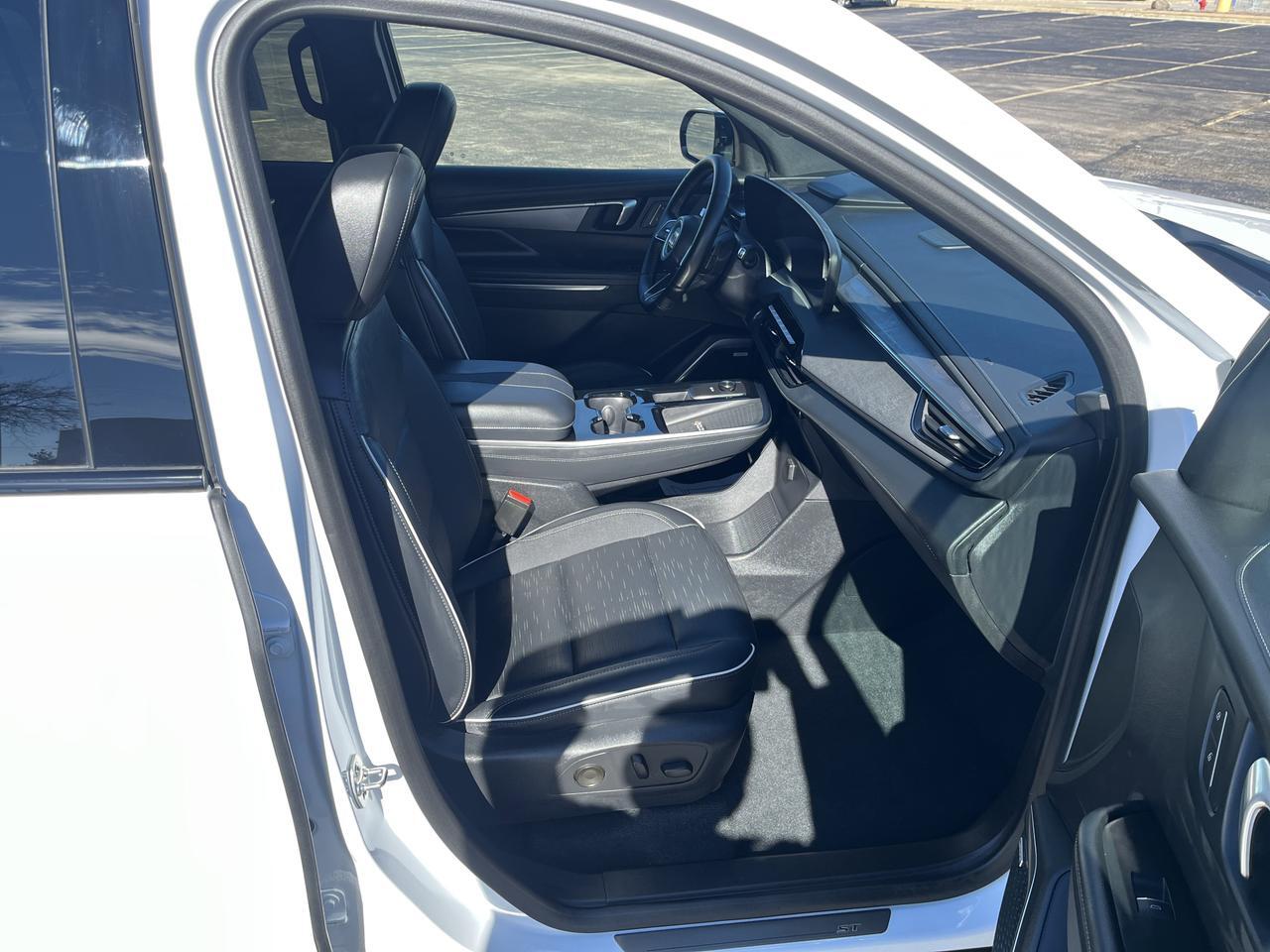 2025 Buick Enclave Sport Touring AWD w/AdptvCrz HeatedLeather HtdSteeringWheel 20s HD-SurroundVision Saukville WI