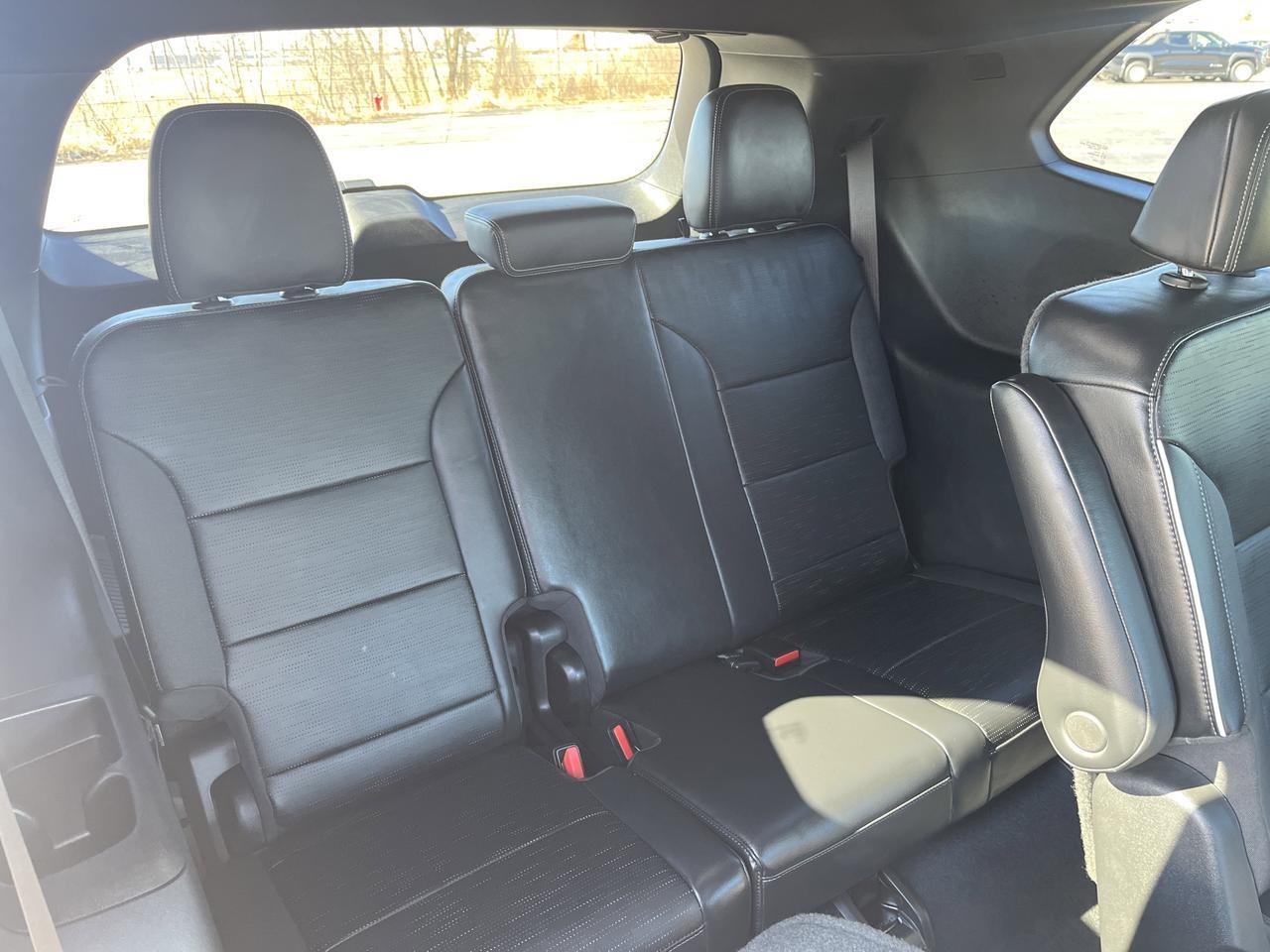 2025 Buick Enclave Sport Touring AWD w/AdptvCrz HeatedLeather HtdSteeringWheel 20s HD-SurroundVision Saukville WI